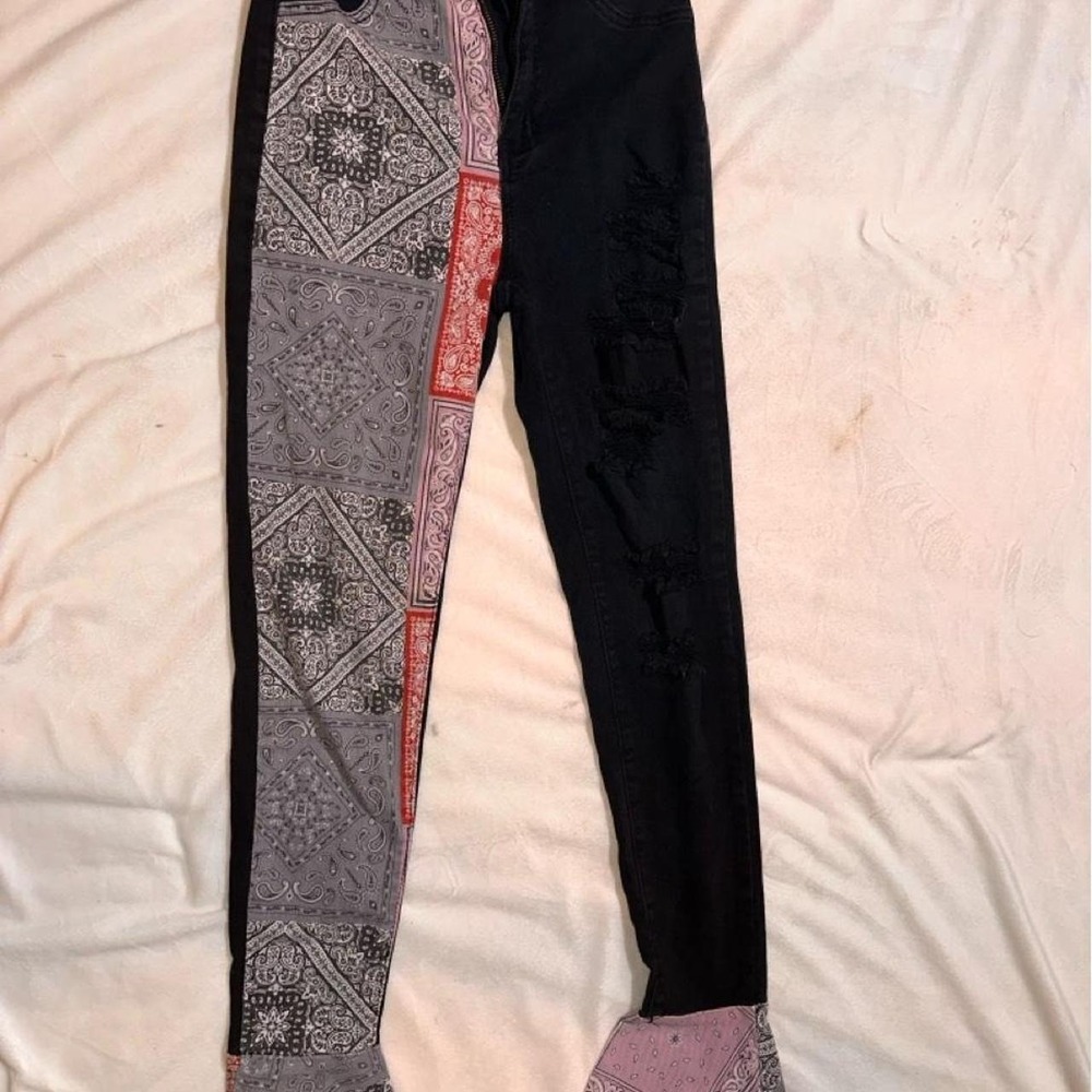 SHEIN Bandana Patchwork Distressed Skinny Jeans Black Paisley W26 L32
